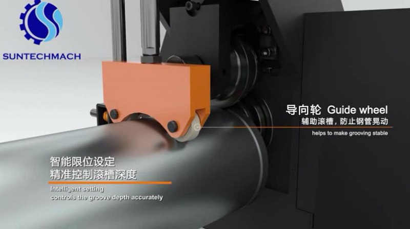 Automatic pipe grooving machine