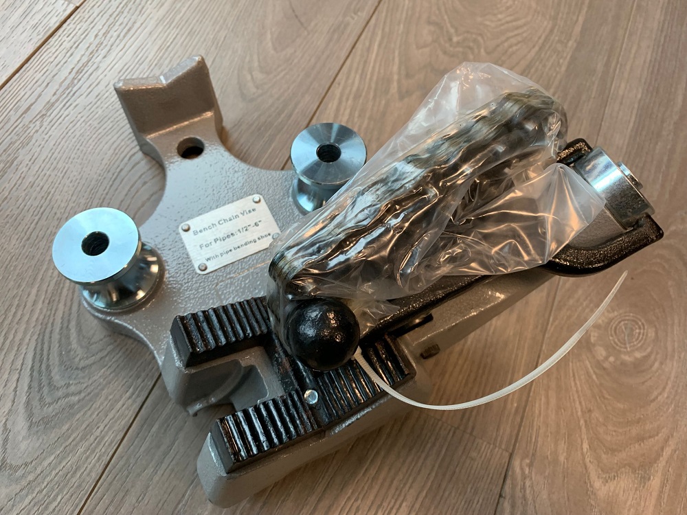 Bench chain vise