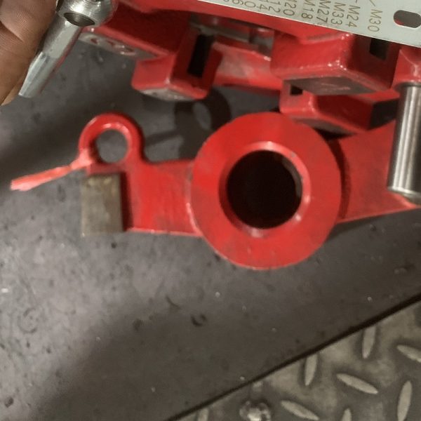 Bolt threading machine M8-M24 with round metric dies