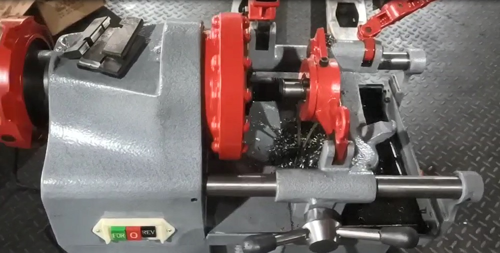 Bolt threading machine M8-M24 with round metric dies
