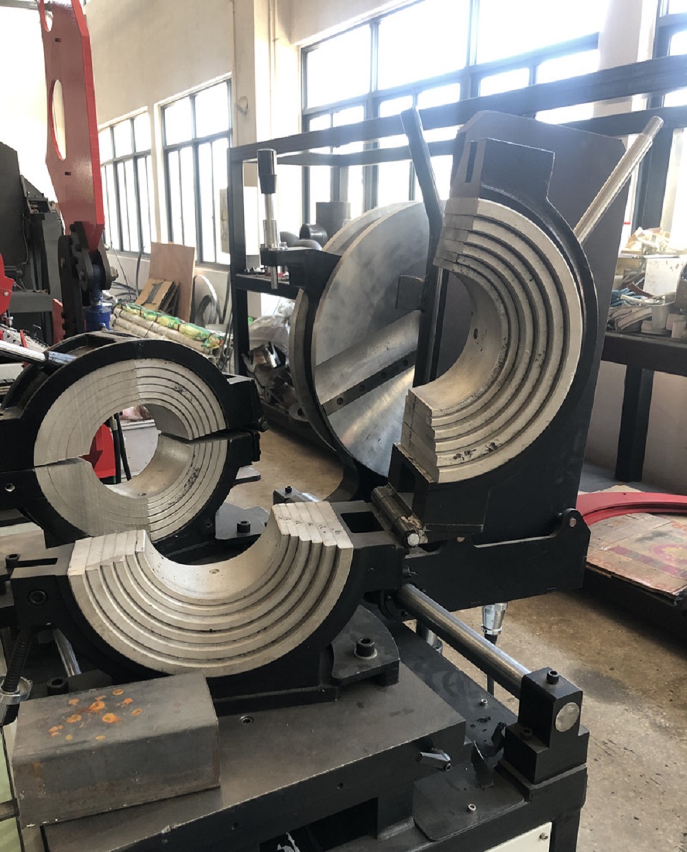 Elbow and tee pe pipe welding machine