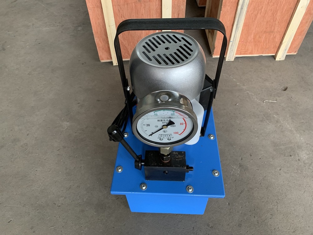 Electric hydraulic pipe bender 2
