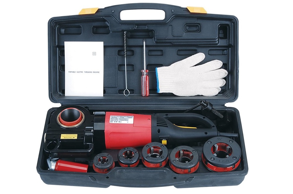 Hand hold portable pipe threader