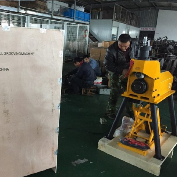 Heavy duty pipe grooving machine 24 inch wall thickness 13mm