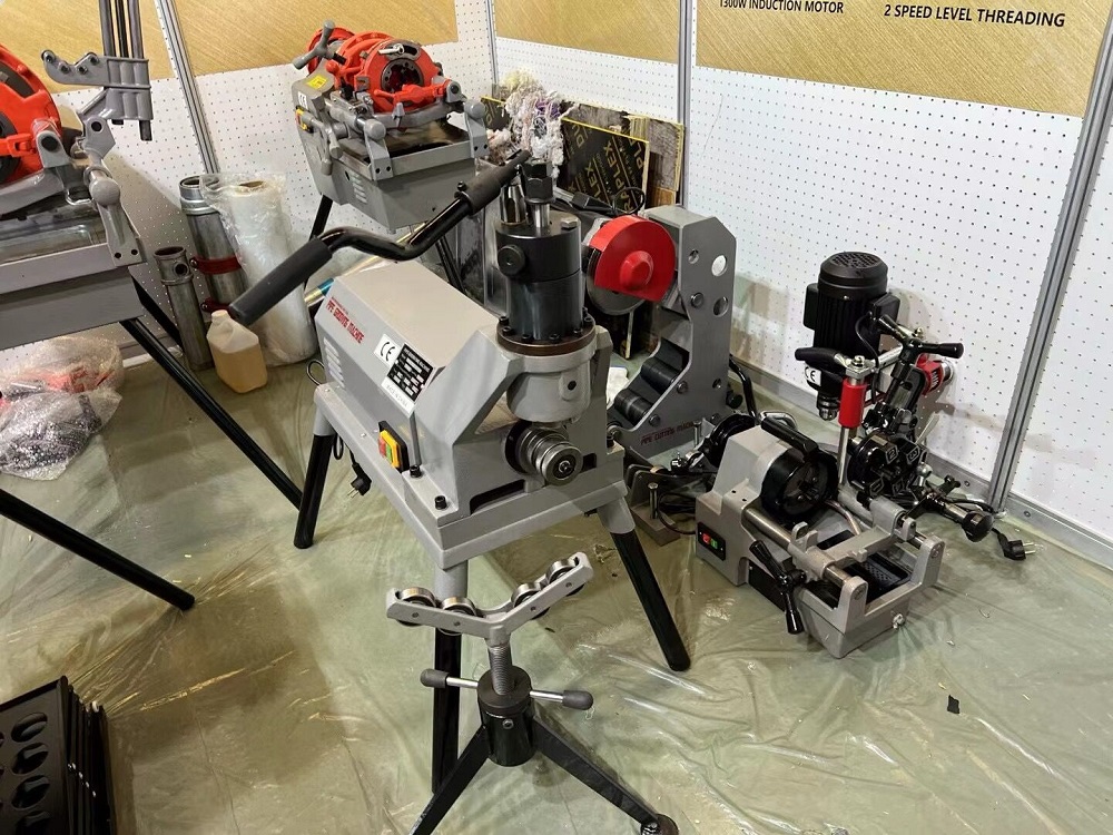 Hydraulic roll groover 1 to 8 inch