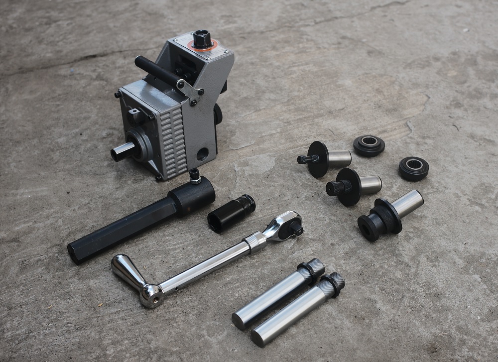 Installed pipe roll grooving machine