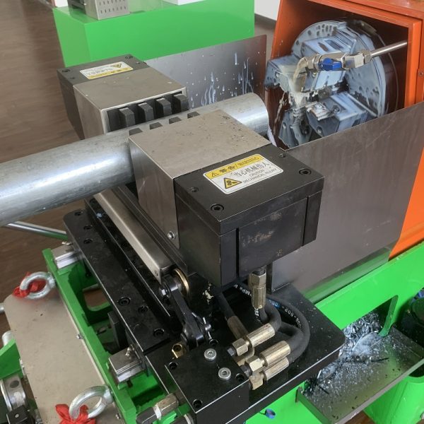 Intelligent Pipe Threading Machine