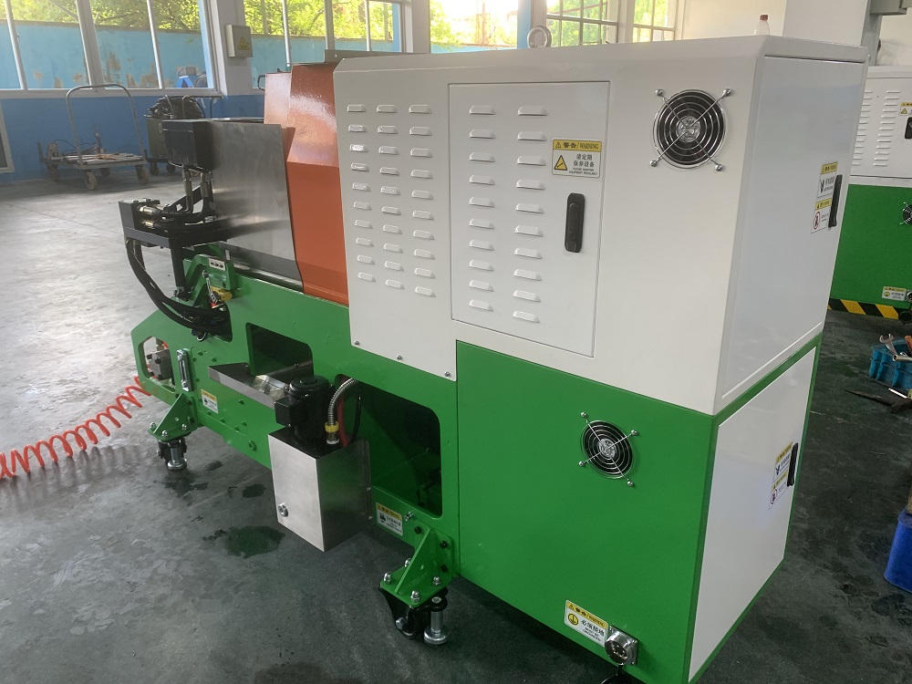 Intelligent Pipe Threading Machine