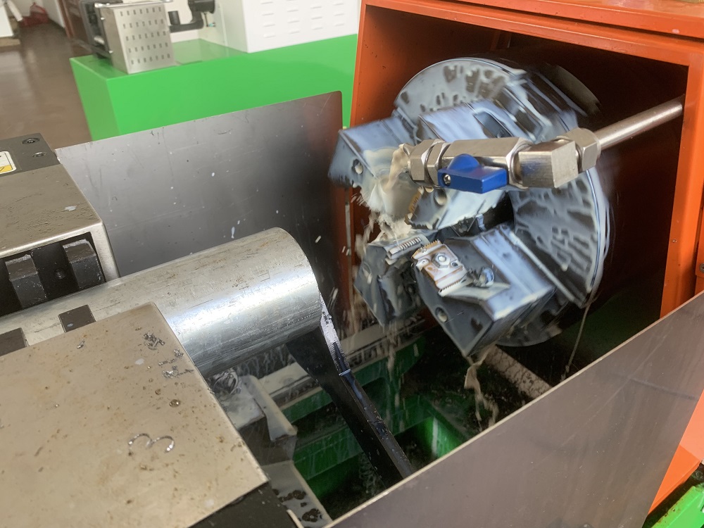 Intelligent Pipe Threading Machine