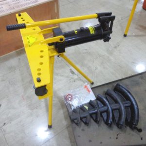 Manual pipe bending machine