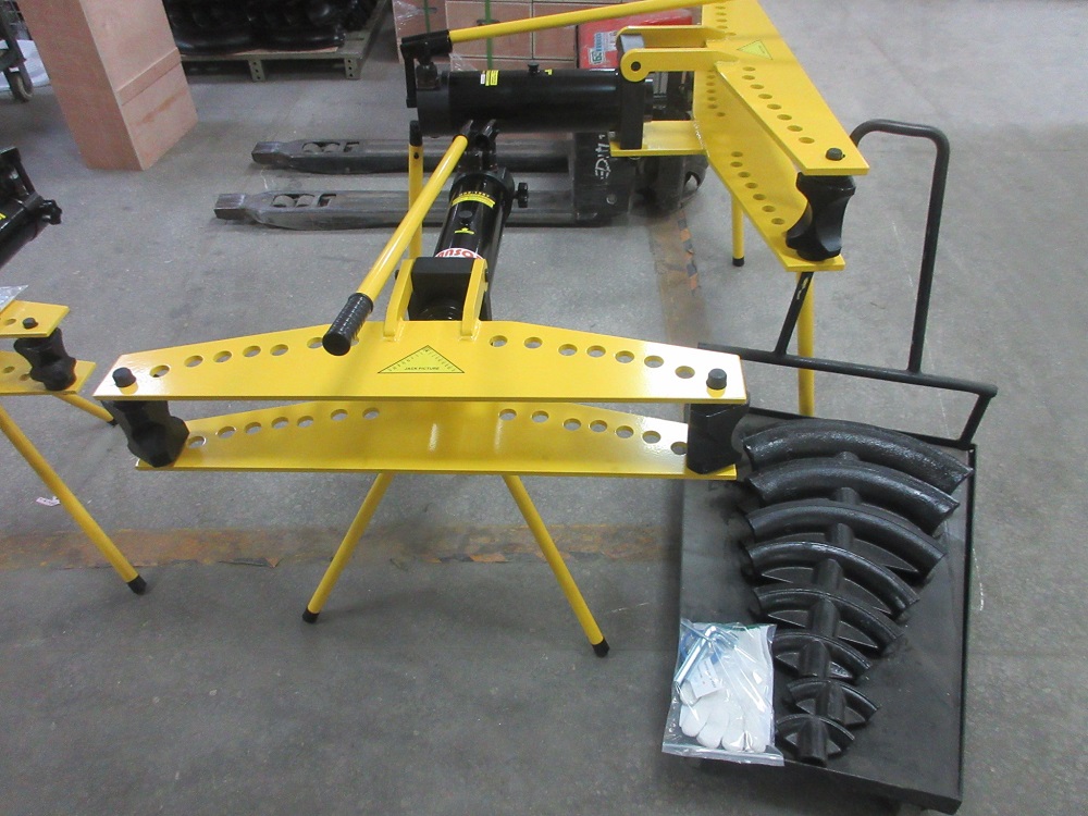 Manual pipe bending machine
