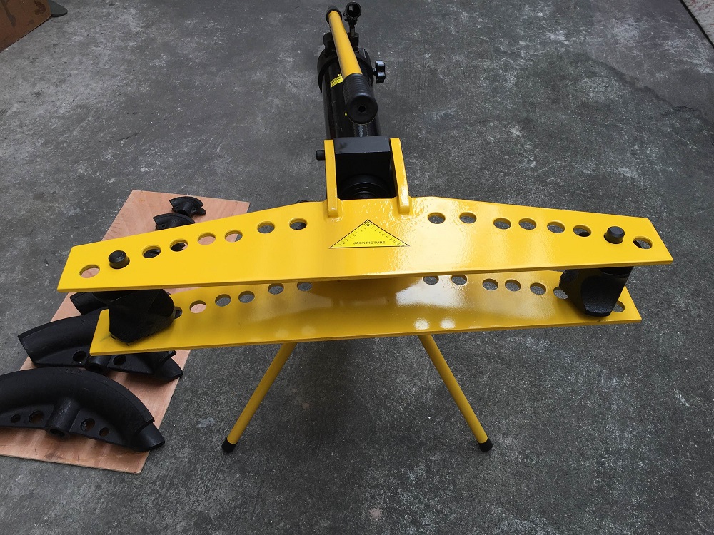 Manual pipe bending machine