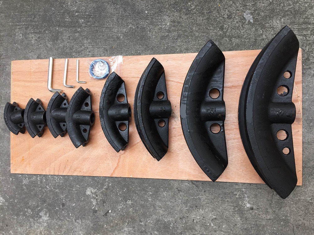 Manual pipe bending machine