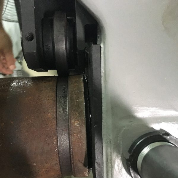 Manual pipe grooving machine