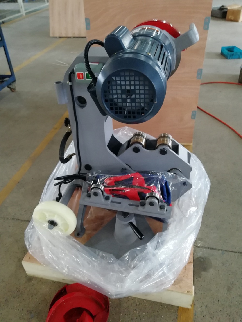 On-site steel pipe cutter