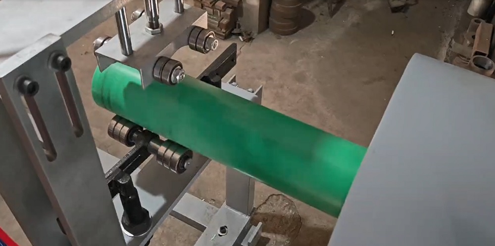 PE pipe threading machine