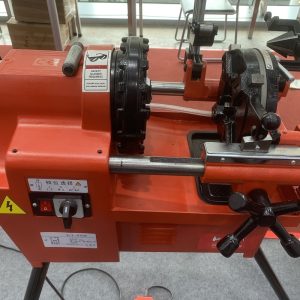 Permanent magnetic motor pipe threading machine