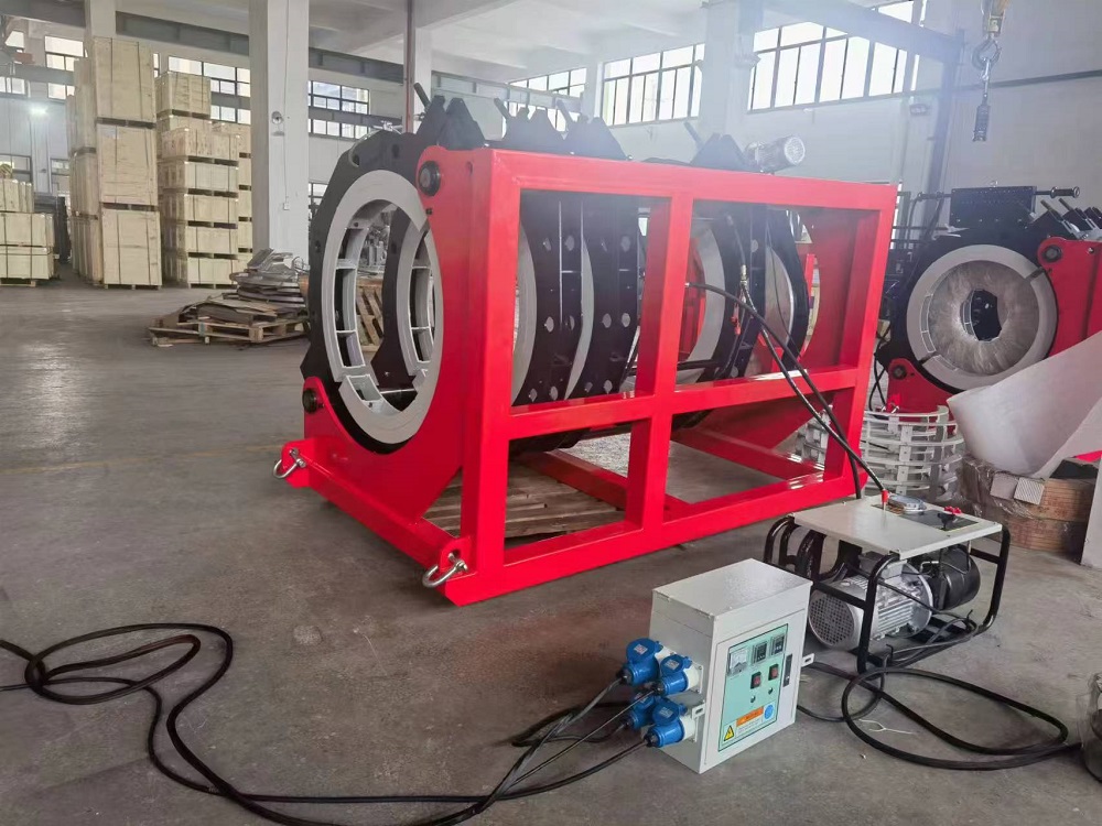 Pipe butt fusion welding machine