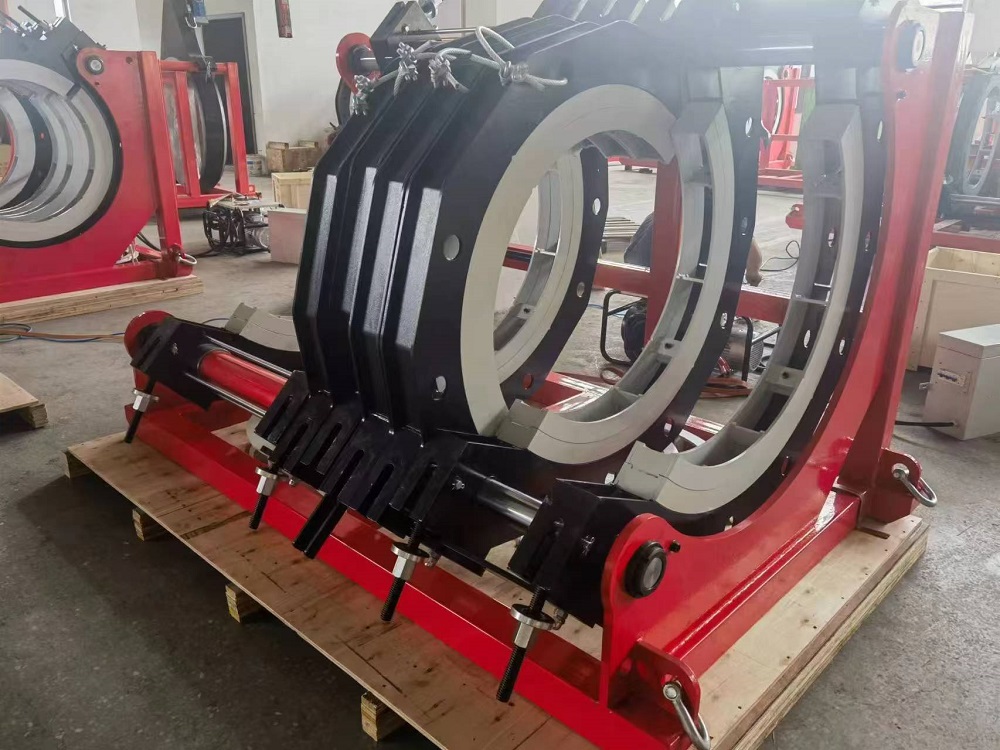 Pipe butt fusion welding machine
