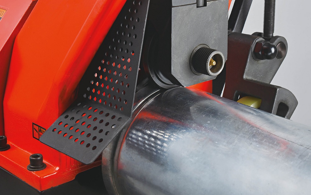 Pipe roll grooving machine