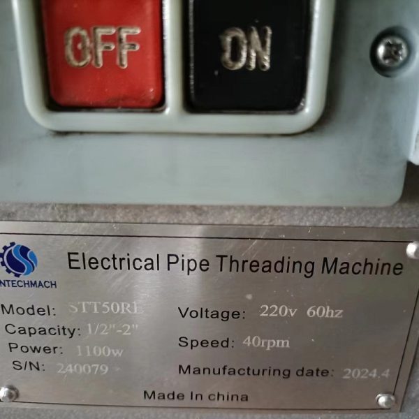 Pipe threading machine with dies compatible with rex