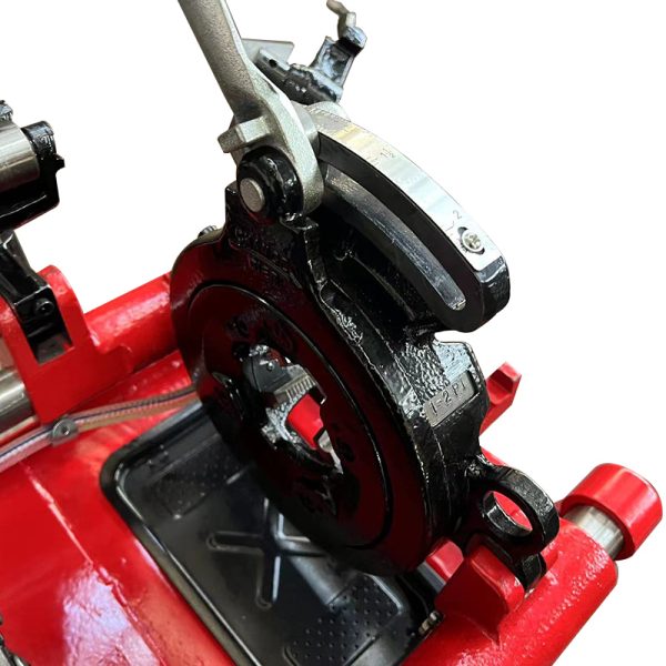 Pipe threading machine with universal motor 1800w