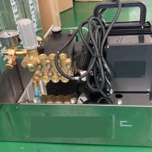 Pressure testing pump