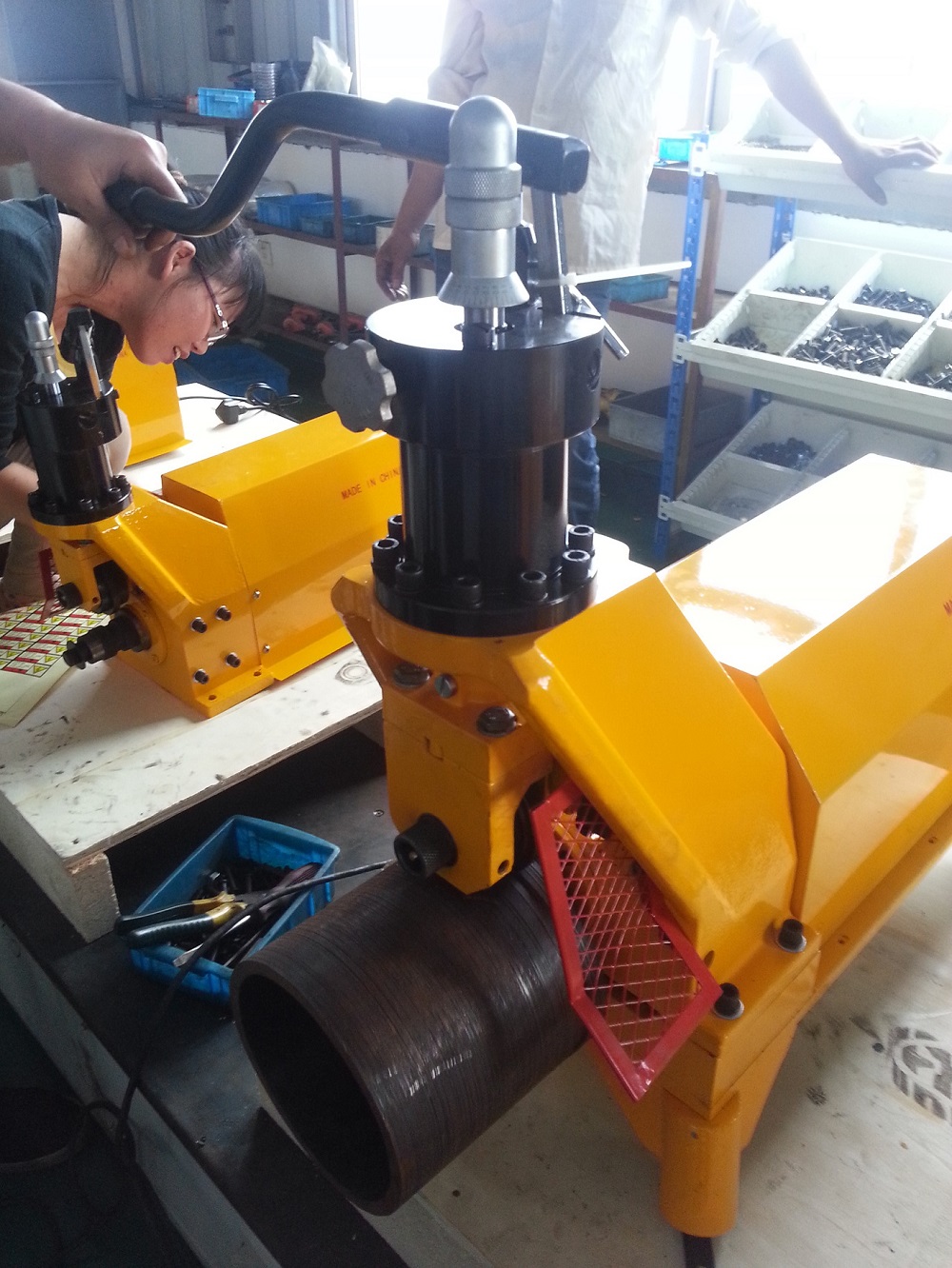 Stainless steel pipe grooving machine