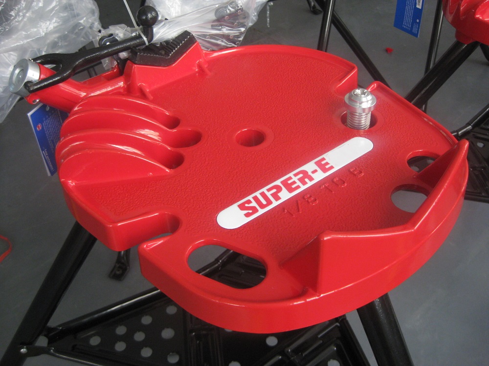 Tri-stand chain pipe vise 1/8"-6"
