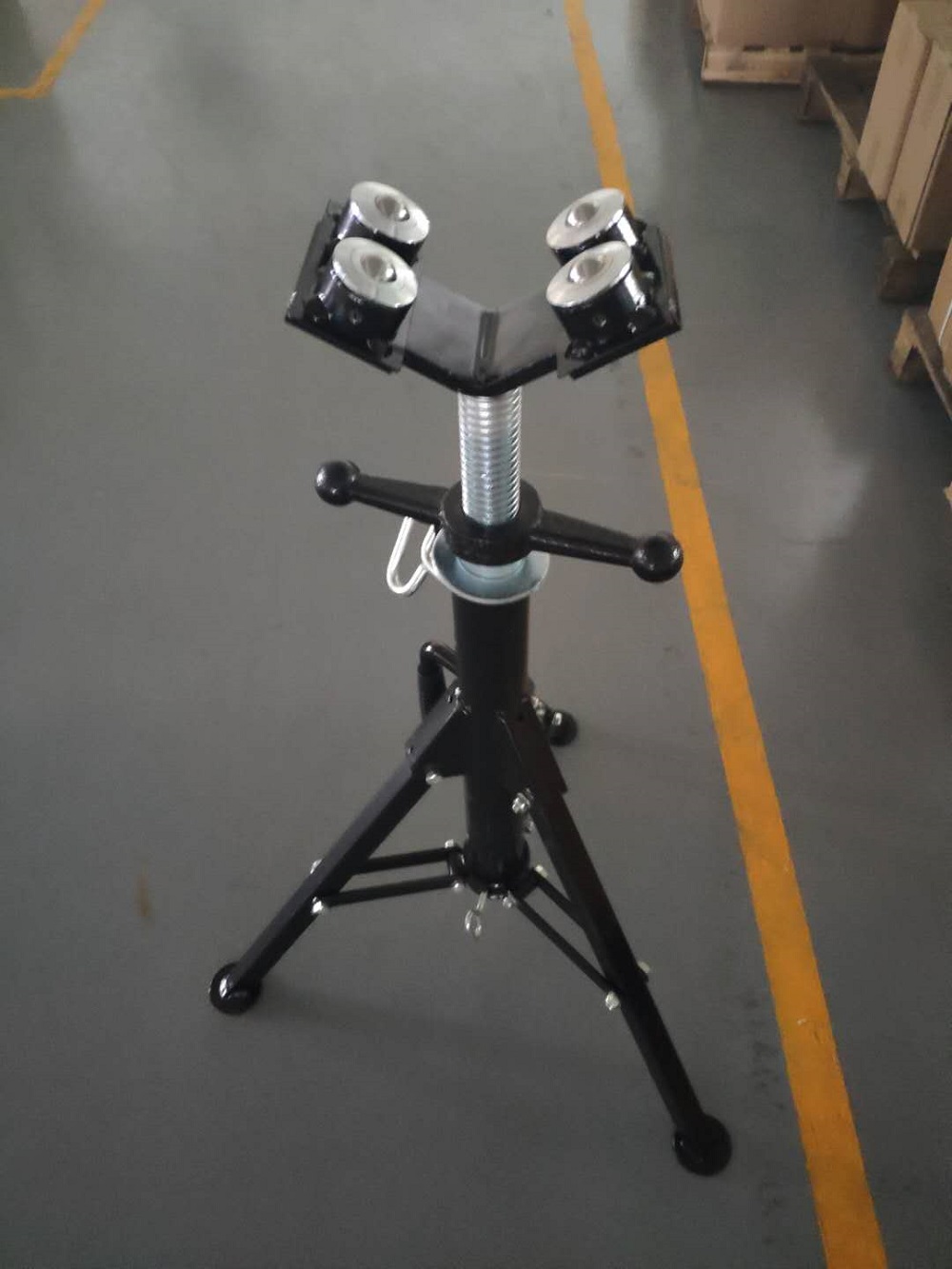 V head pipe stands