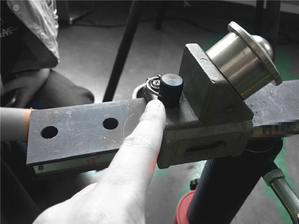 V head pipe stands