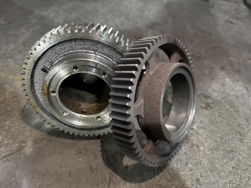 Why the big gear on pipe threading machine wear out fast